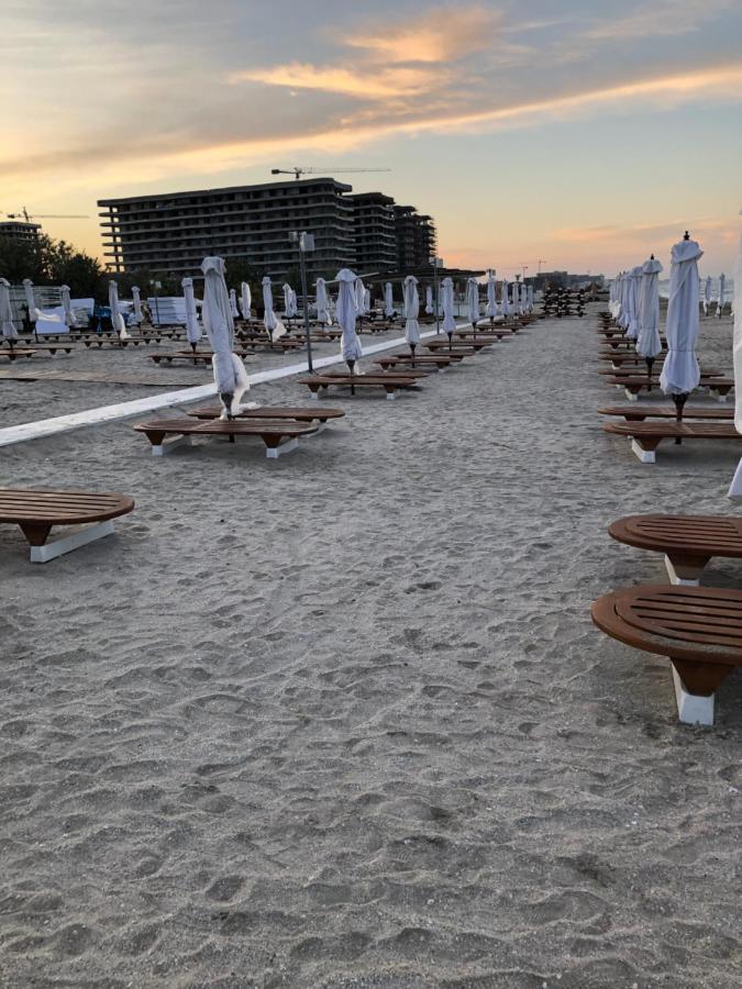 Lotus Northsea Apartment Mamaia Extérieur photo