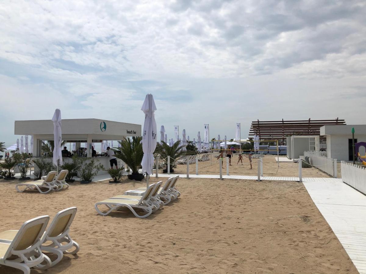 Lotus Northsea Apartment Mamaia Extérieur photo